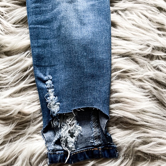 Urban Chic | Destroyed Cut Out Hem Skinny Jeans - Picture 4 of 6
